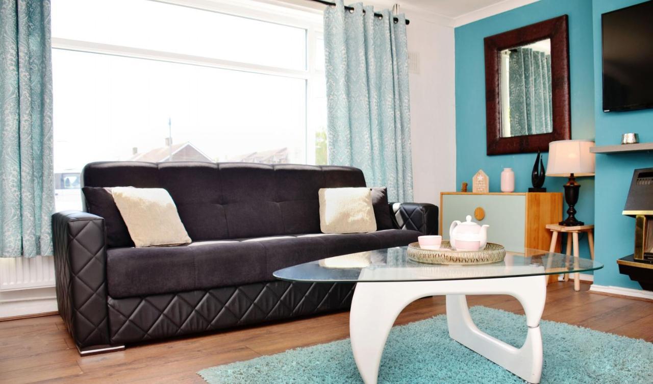 Sm Dreams Unlimited Serviced Accommodation- Stanwell-Staines-Heathrow ภายนอก รูปภาพ