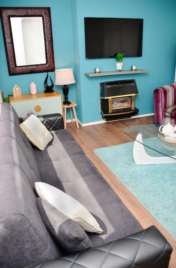 Sm Dreams Unlimited Serviced Accommodation- Stanwell-Staines-Heathrow ภายนอก รูปภาพ