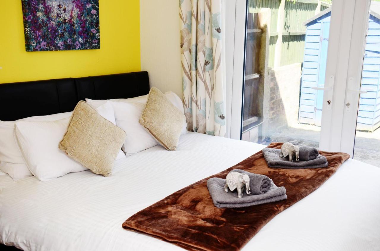 Sm Dreams Unlimited Serviced Accommodation- Stanwell-Staines-Heathrow ภายนอก รูปภาพ