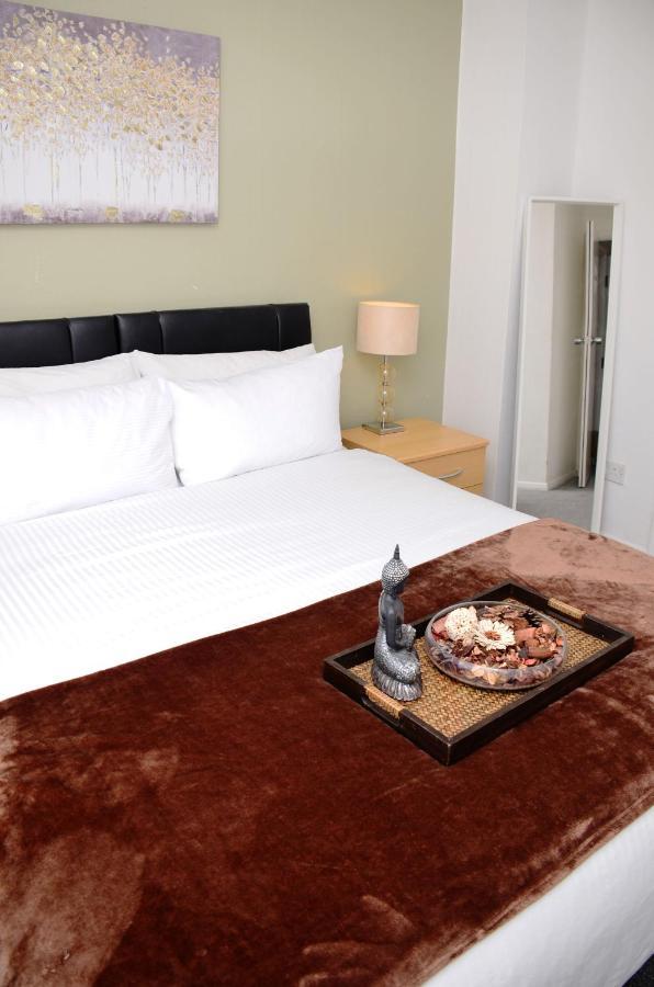 Sm Dreams Unlimited Serviced Accommodation- Stanwell-Staines-Heathrow ภายนอก รูปภาพ