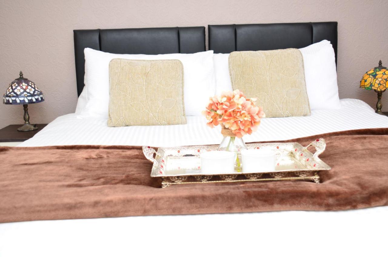 Sm Dreams Unlimited Serviced Accommodation- Stanwell-Staines-Heathrow ภายนอก รูปภาพ