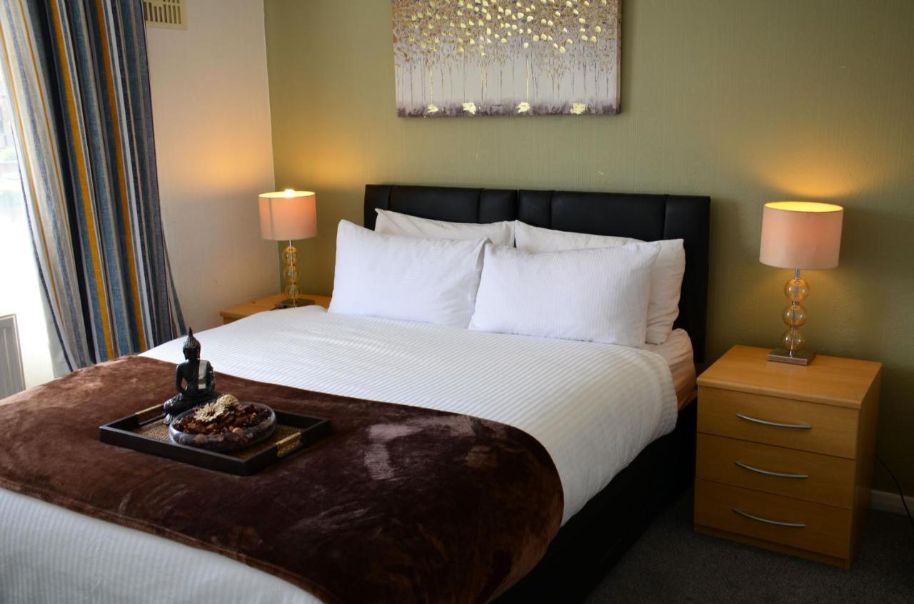 Sm Dreams Unlimited Serviced Accommodation- Stanwell-Staines-Heathrow ภายนอก รูปภาพ